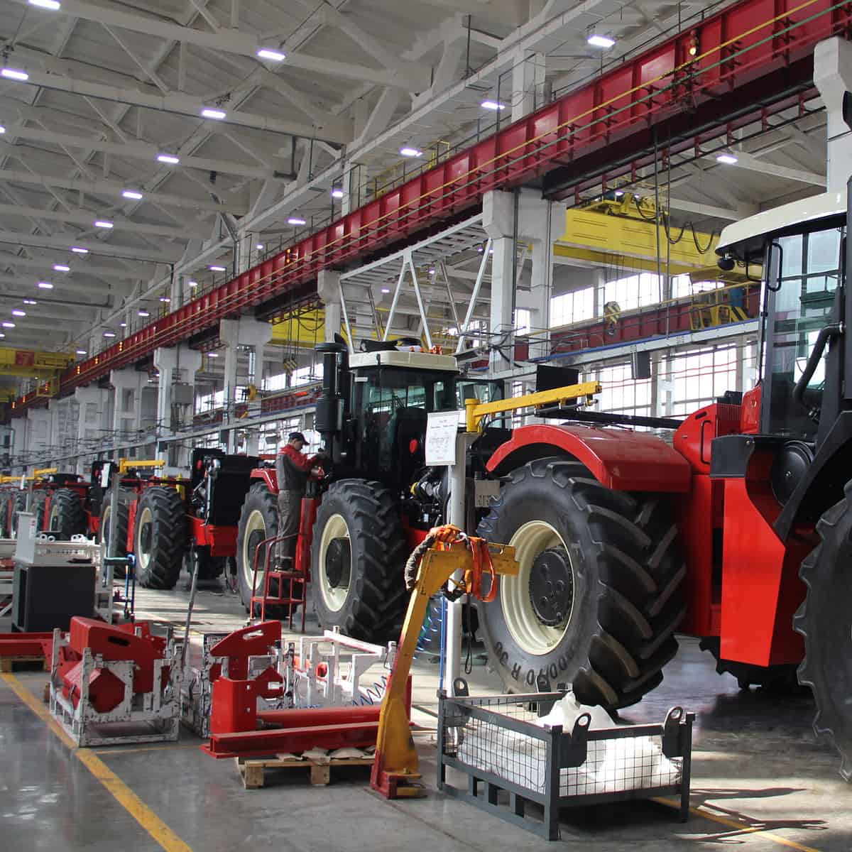 Где производят тракторы в России